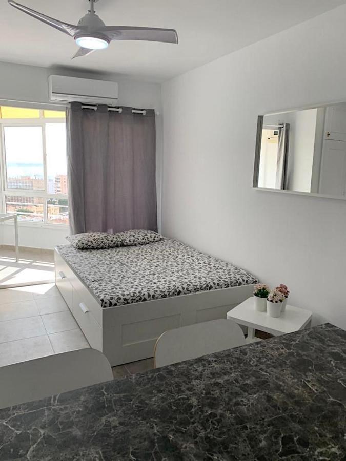 Апартаменты Studio With Sea Views In Торремолинос Экстерьер фото